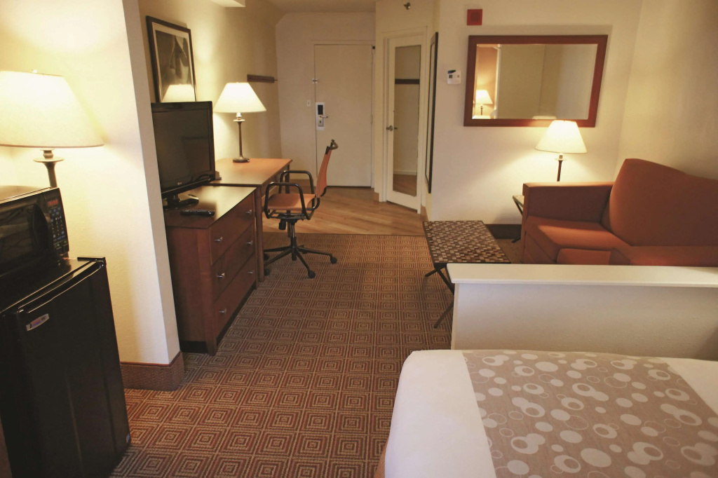 La Quinta Inn & Suites by Wyndham Stamford / New York City - Chambres