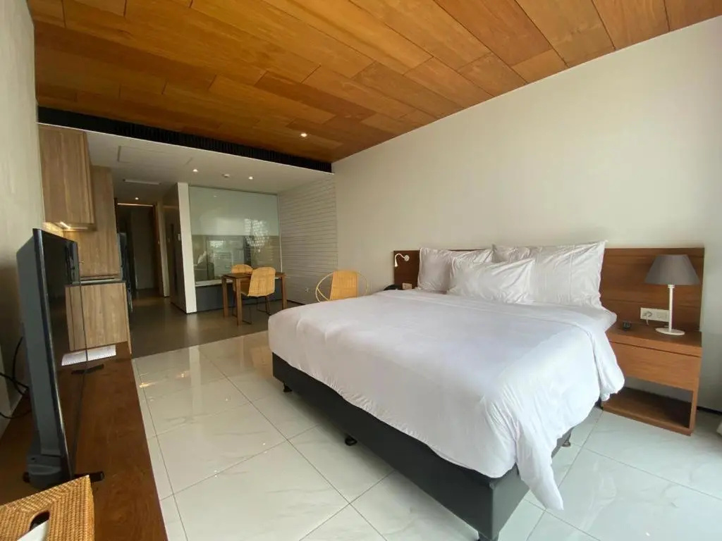 Deluxe Double Suite (full double bed)