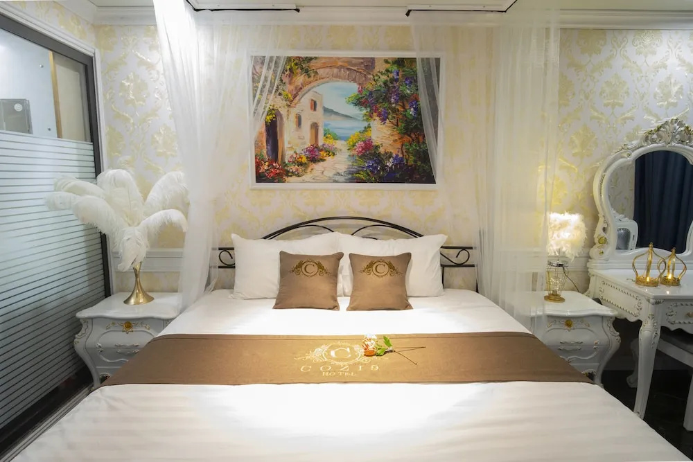 Royal room
