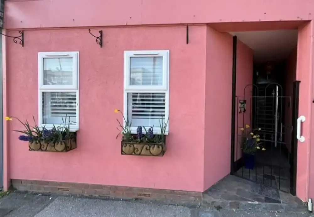 Beach, Dreamland, Restaurants Nearby- Sunny Garden