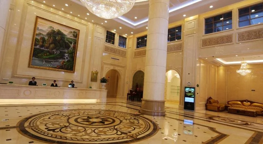 Lobby & Reception