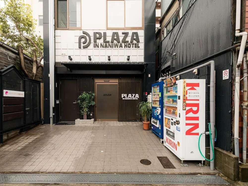 Oyo 44746 Plaza in Namba Minami