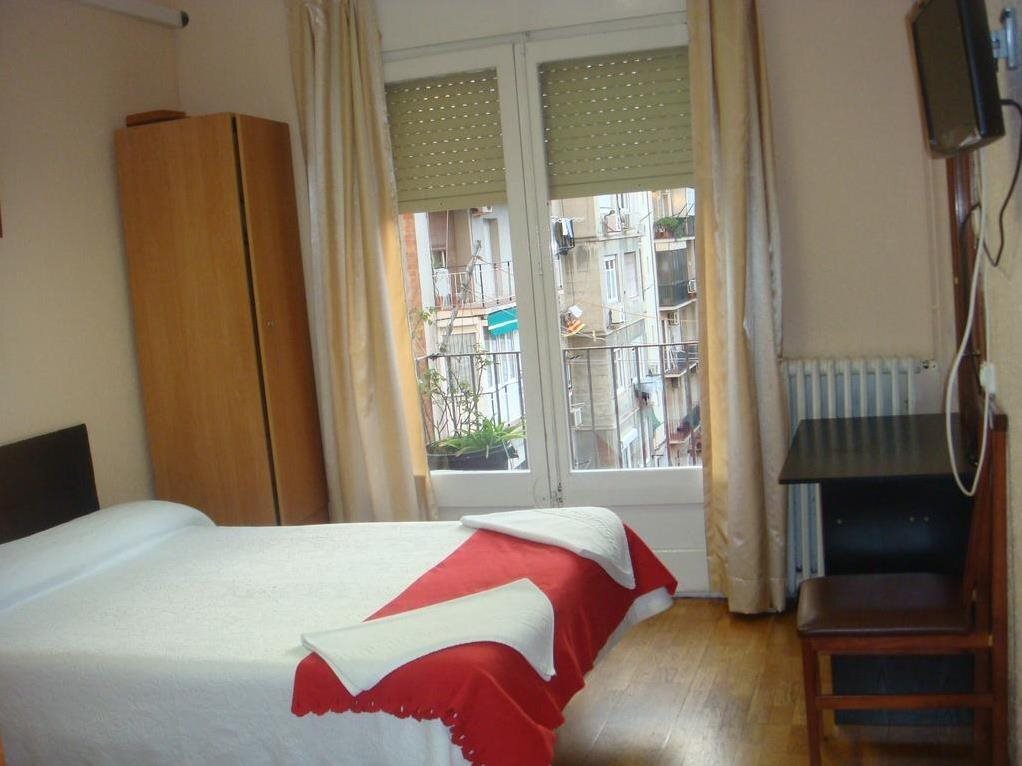 Hostal Muntaner by null