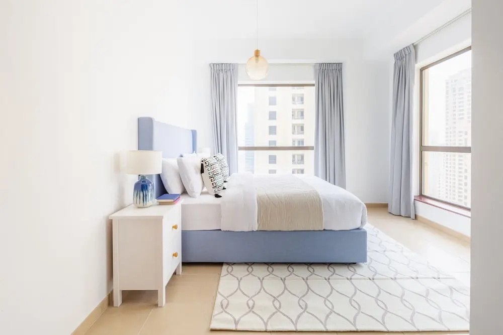Radiant & Alluring 1BR Apartment W/ Marina Views — фото