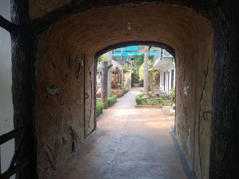 Arenal Container Hostel