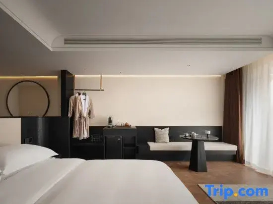 Standard Double room with courtyard view (full double bed)
