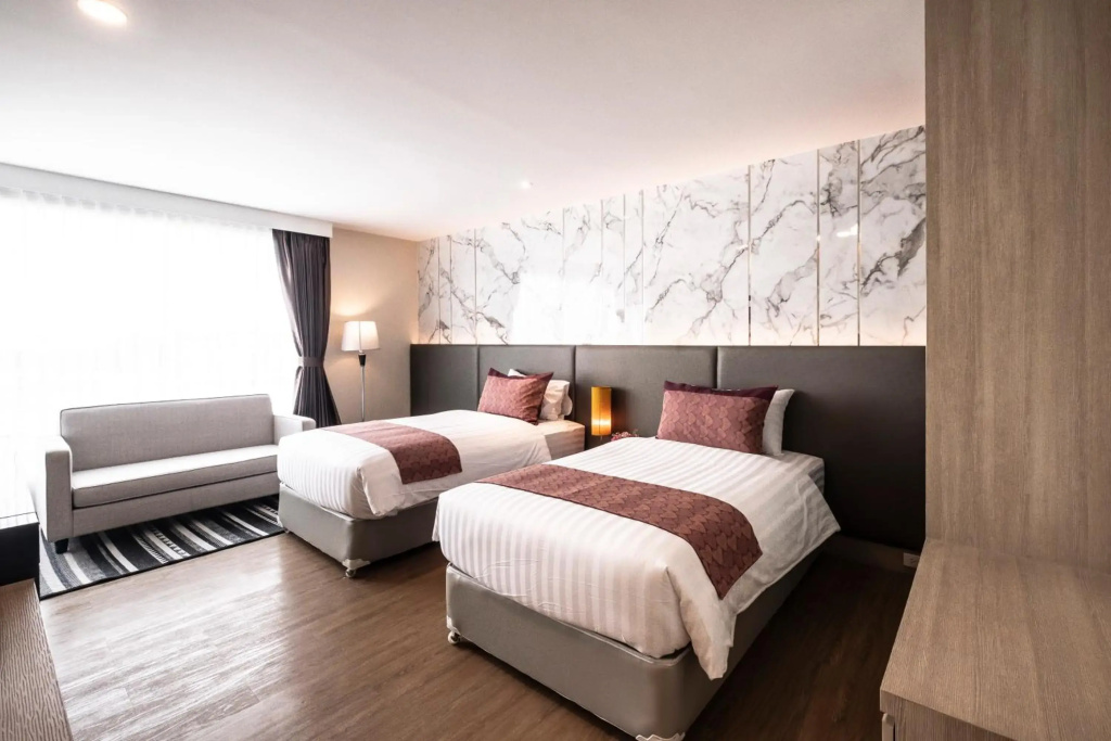 Отель Sinsuvarn Airport Suite в Бангкоке