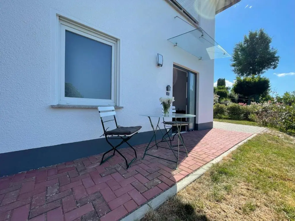 Apartment with garden view