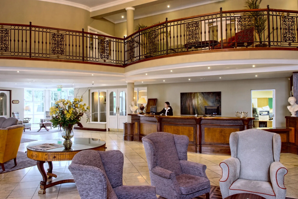 Lobby & Reception