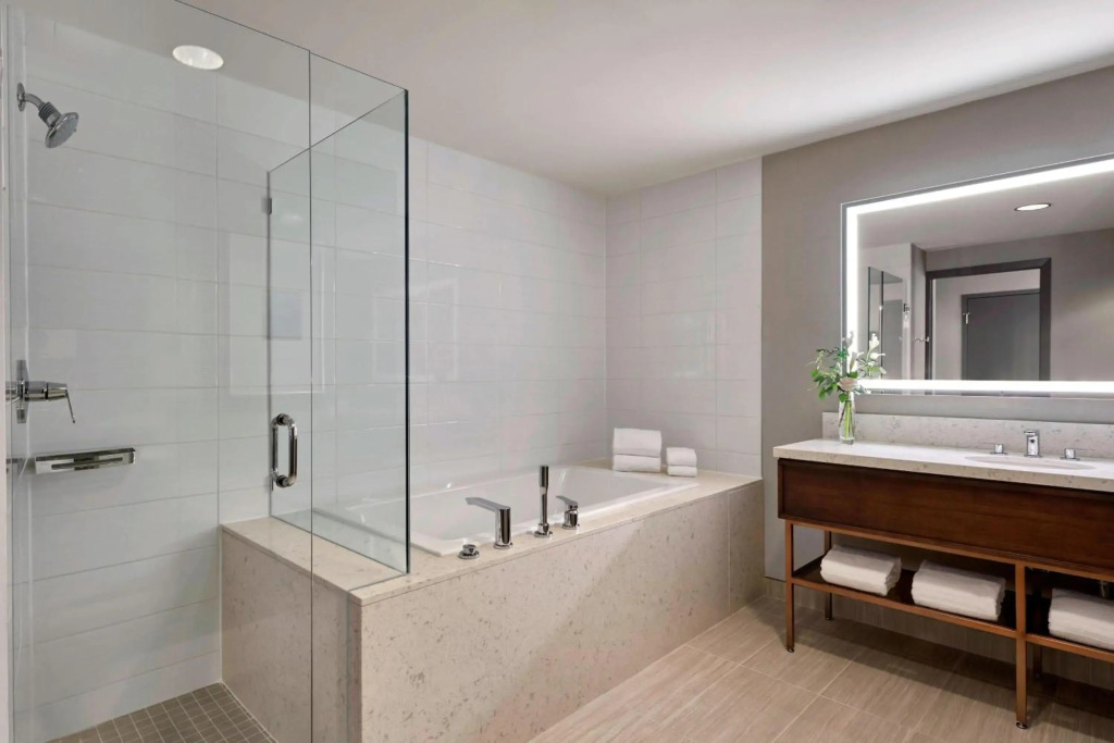 Sheraton Vancouver Guildford Hotel - фото 34