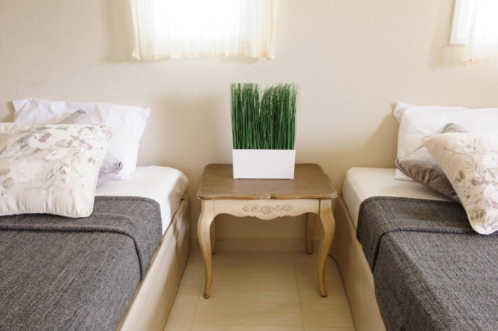 Golden Sun Apartments