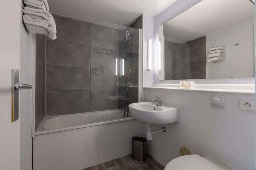 Le 2 by HOTEL AKENA LA FERTE BERNARD - Général