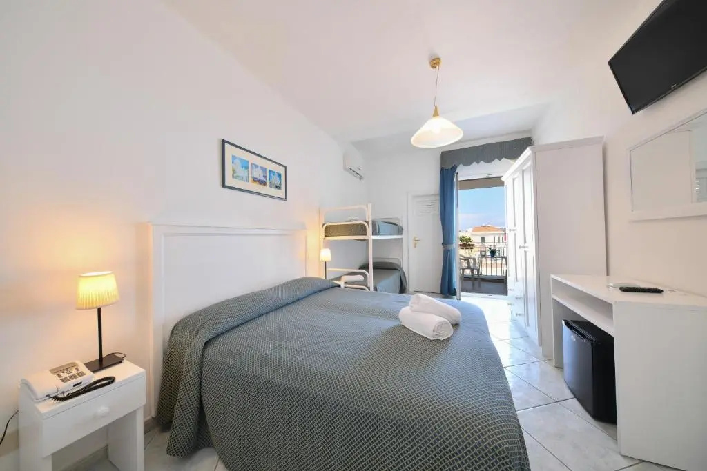 Standard Quadruple room with balcony