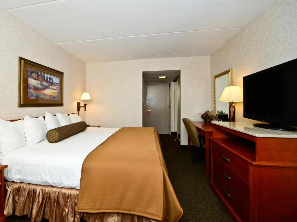 Ramada Hotel & Conference Center by Wyndham Plymouth - Chambres