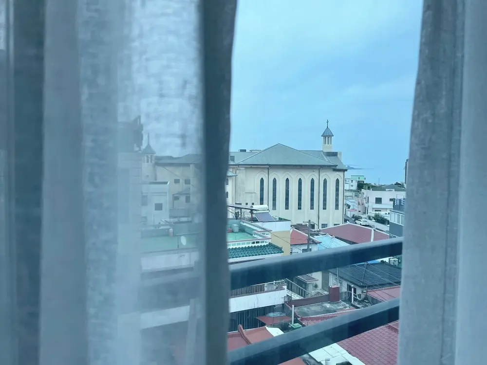Deluxe Double room with city view (full double bed)