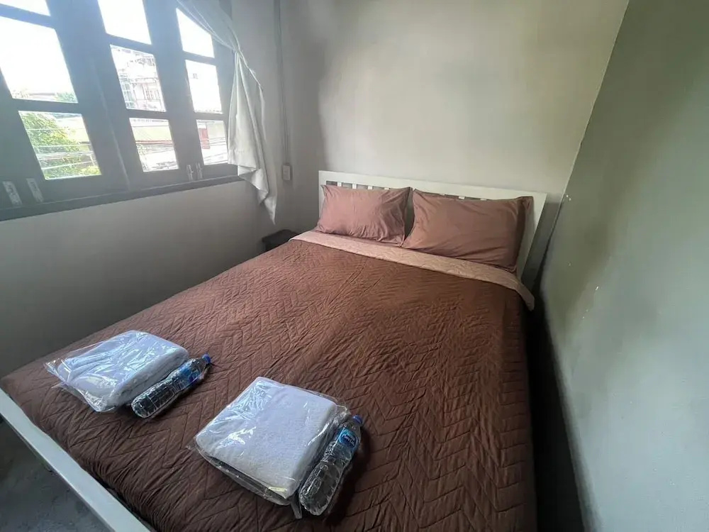 Economy room