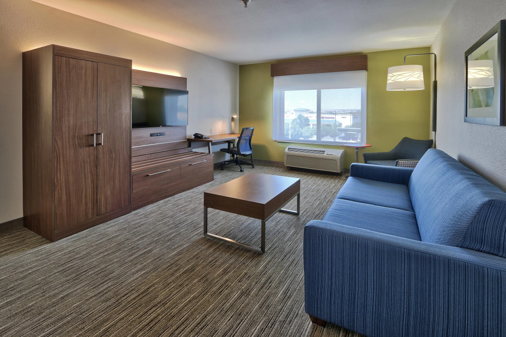 Lobby & Reception