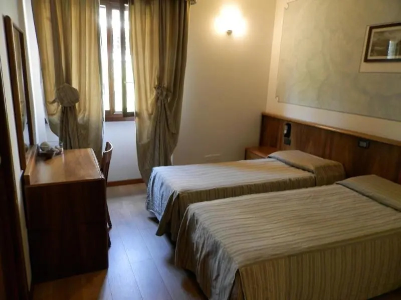 Continental Lovere - Chambres