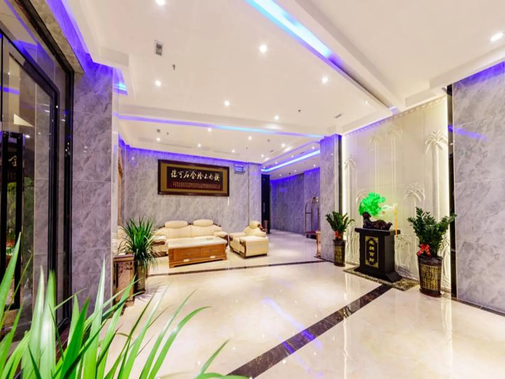 Lobby & Reception