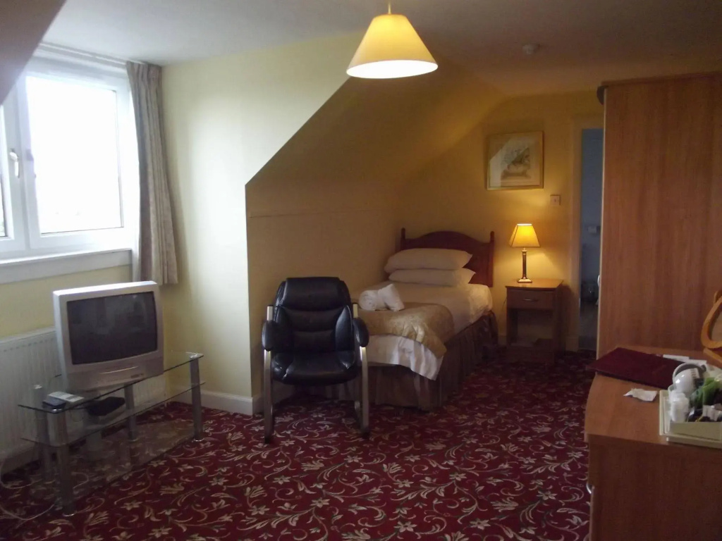 The Lauderdale Hotel Ltd