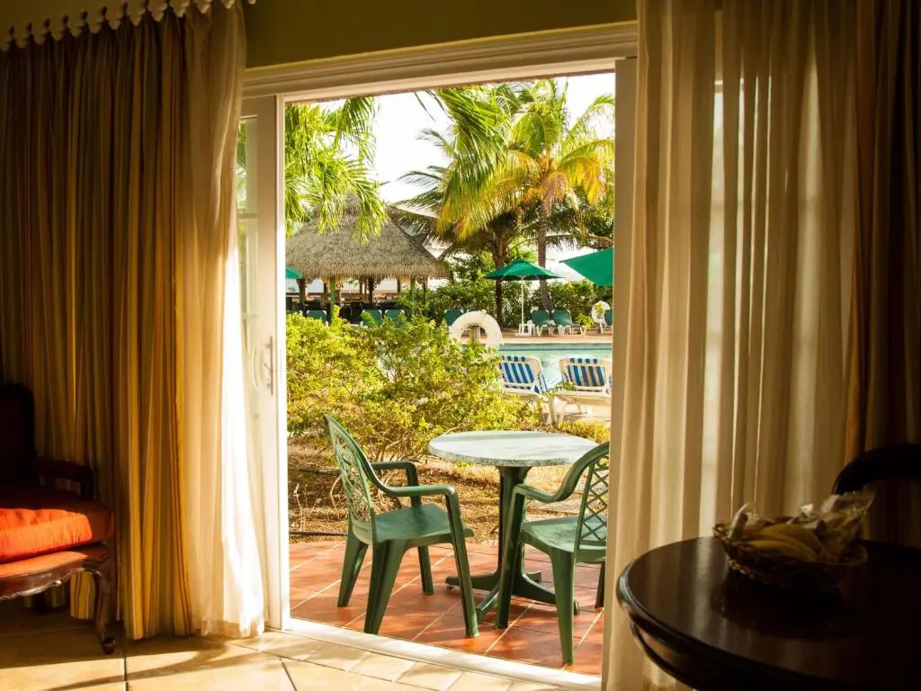 Standard room with pool view
