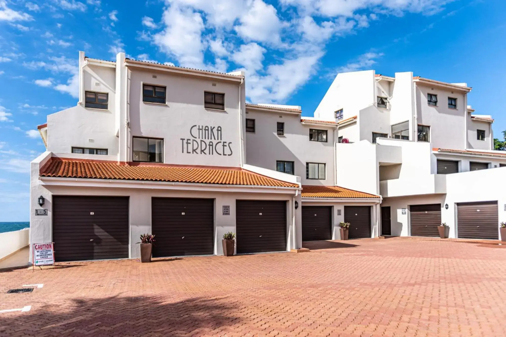 Luxurious 3 bedroom beach front apartment