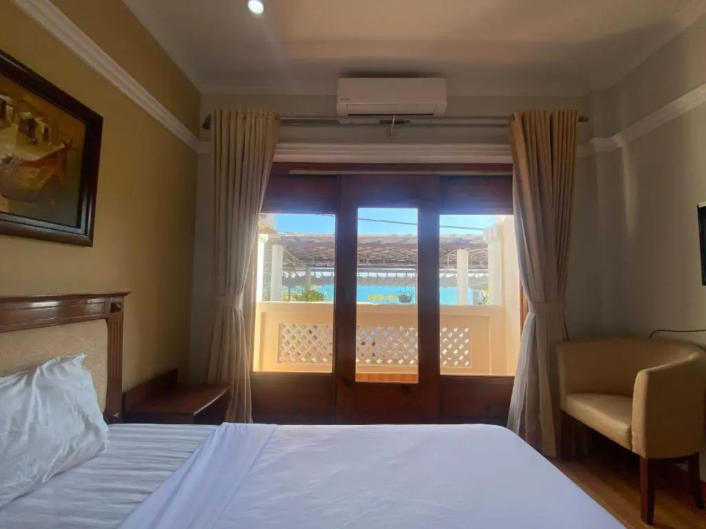Standard Double room with partial sea view (full double bed)