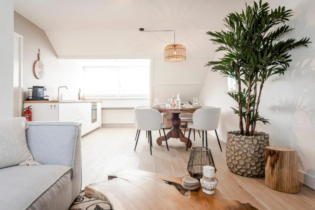 Yucca Beachhouse - Luxury Loft Apartment