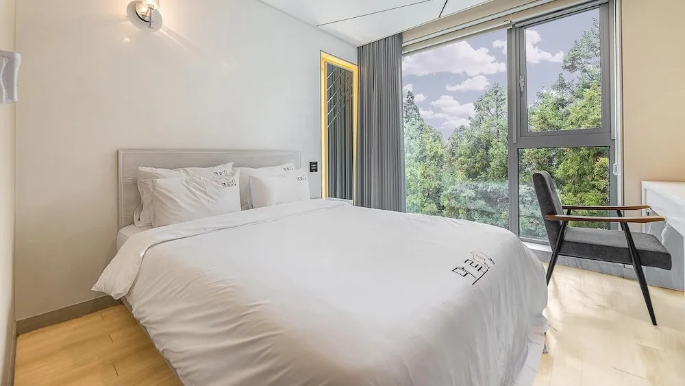 Jeju Maru Hotel & Cafe