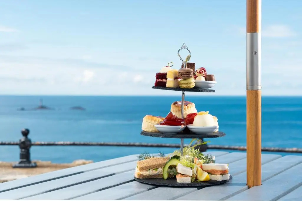 The Land's End Hotel - Général