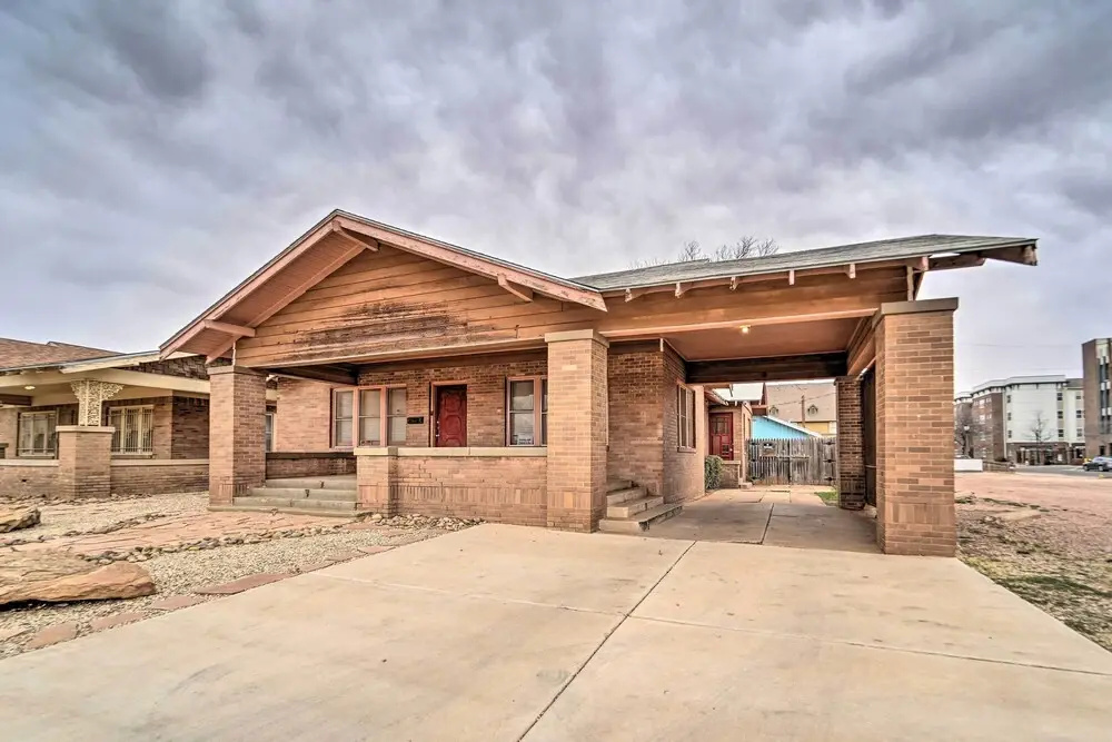 By Dtwn Lubbock! Spacious 4BR Home Near Texas Tech
