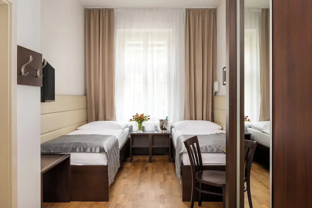 Standard Double room with balcony (twin beds)