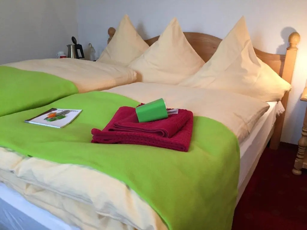 Hotel Zur Eisenbahn - Chambres
