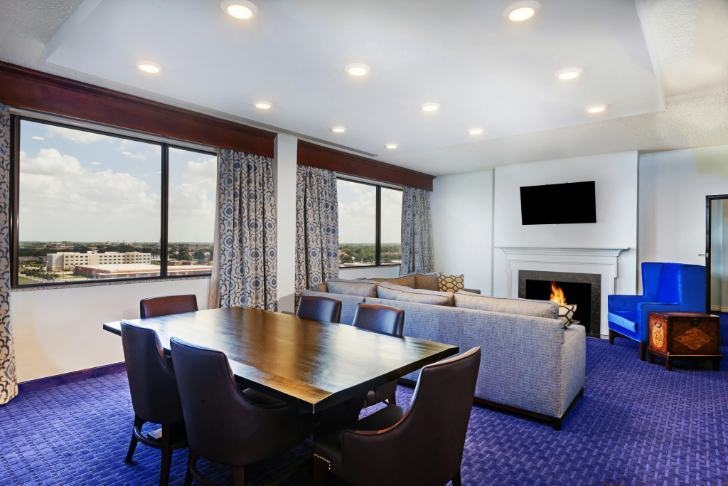 Hilton Waco — 3
