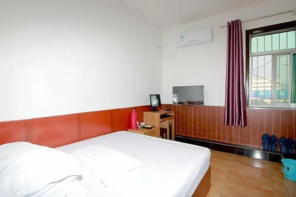Xinyi Business Hotel