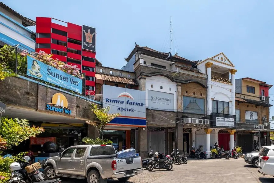 RedDoorz Hostel near Trans Studio Mall