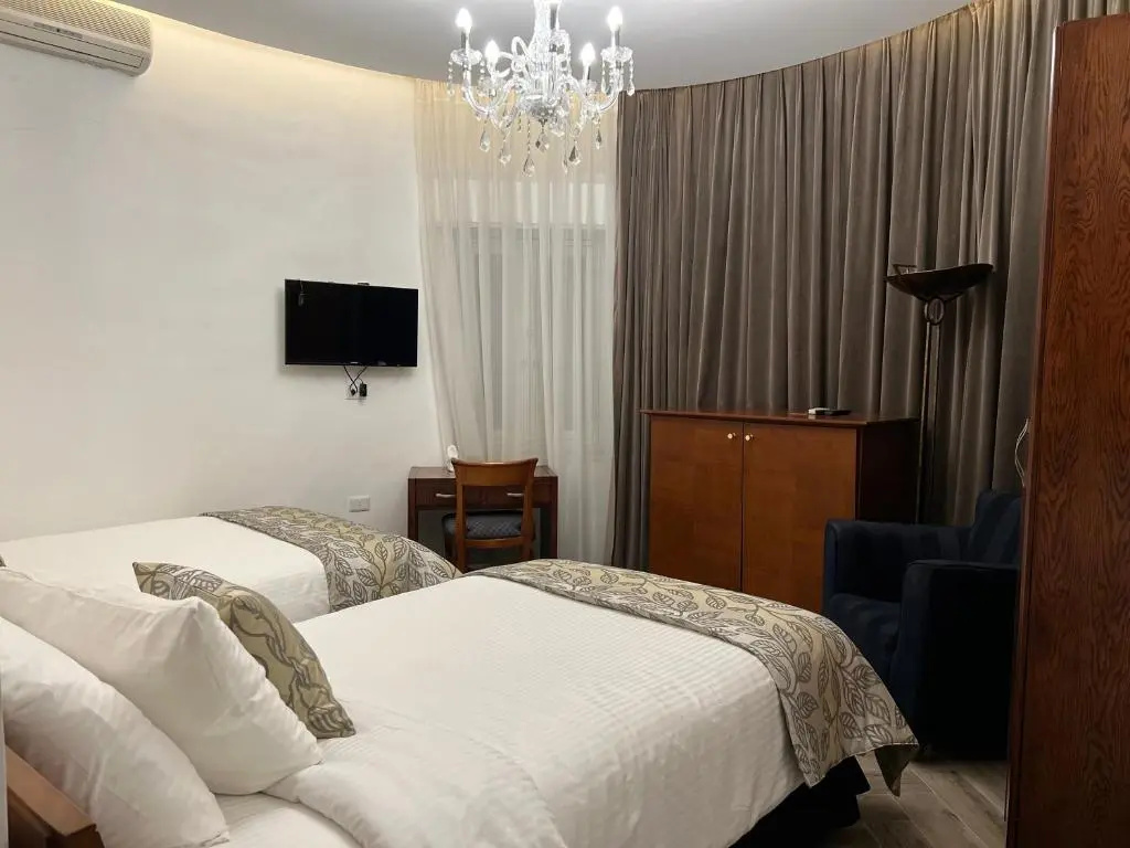 Standard Double room (full double bed)