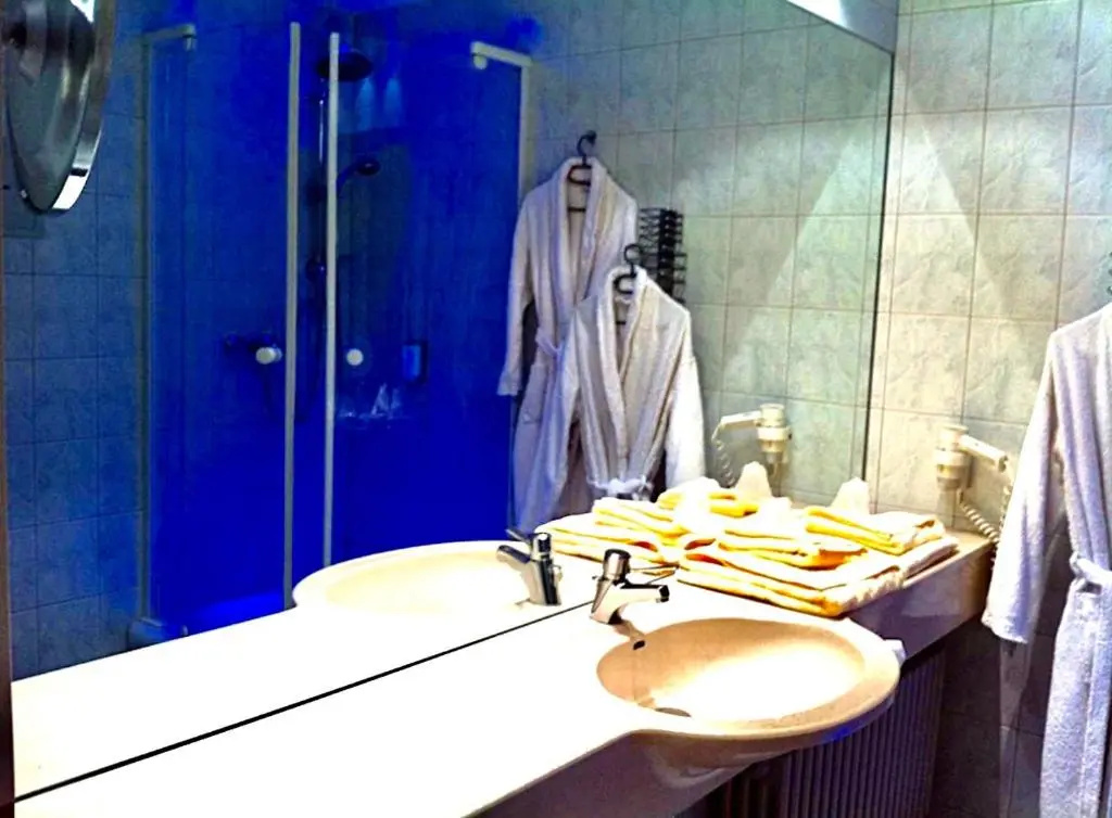 Economy room