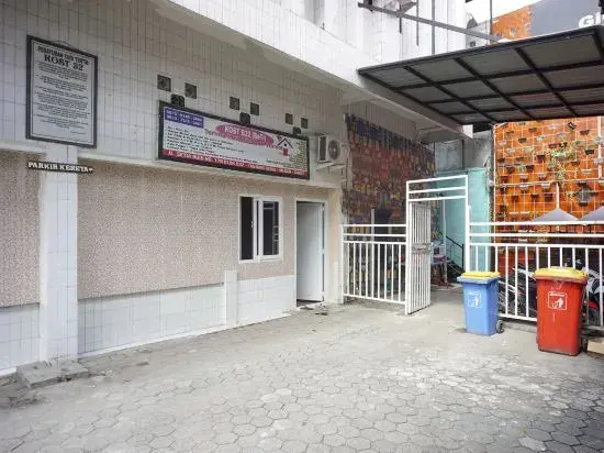 OYO 93003 B32 Homestay