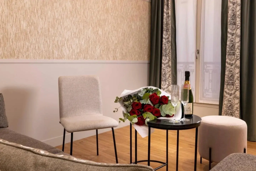 Grand Hotel Leveque 12