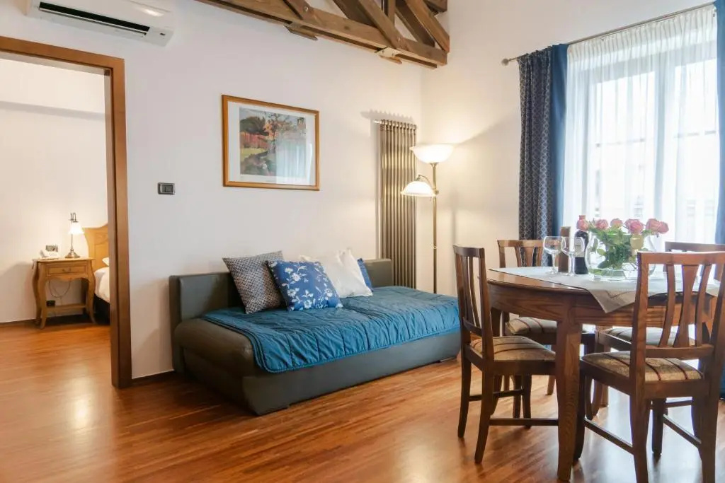 2 Bedrooms Deluxe Apartment