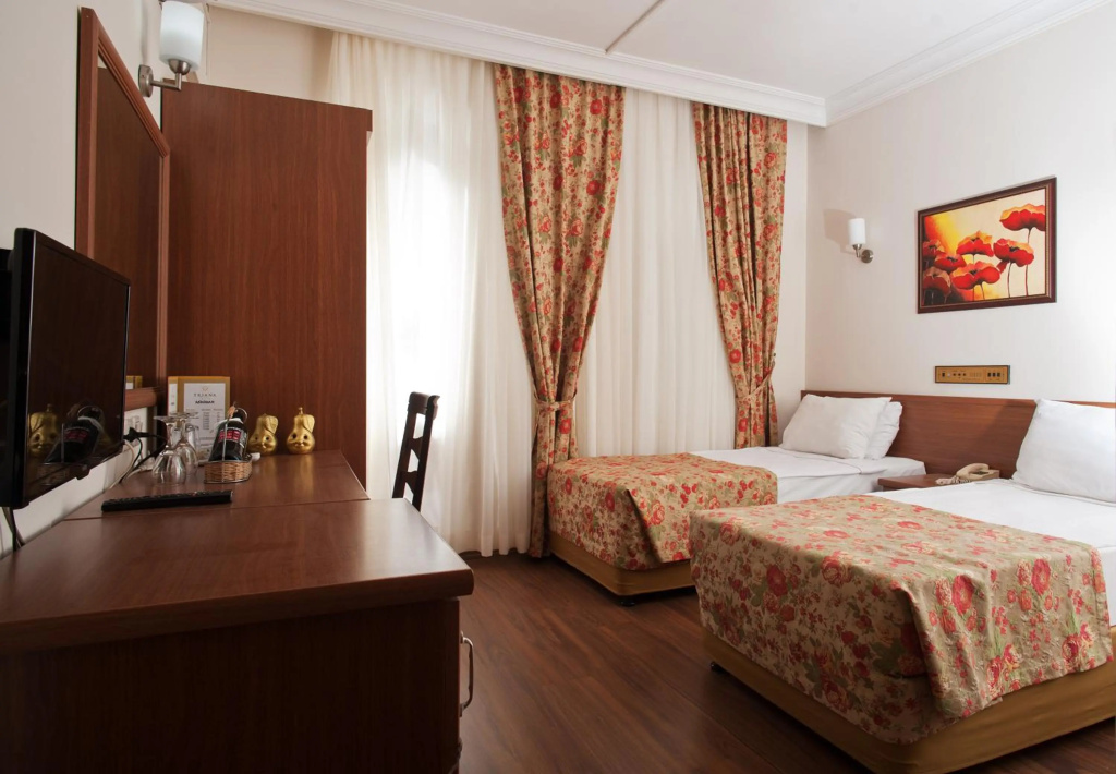 Triana Hotel — 2