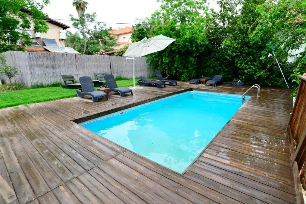 Deluxe Double room with balcony full double bed