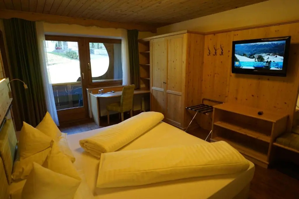 Standard Double room with balcony (full double bed)