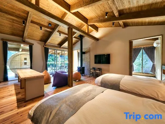 Premium Suite with mountain view