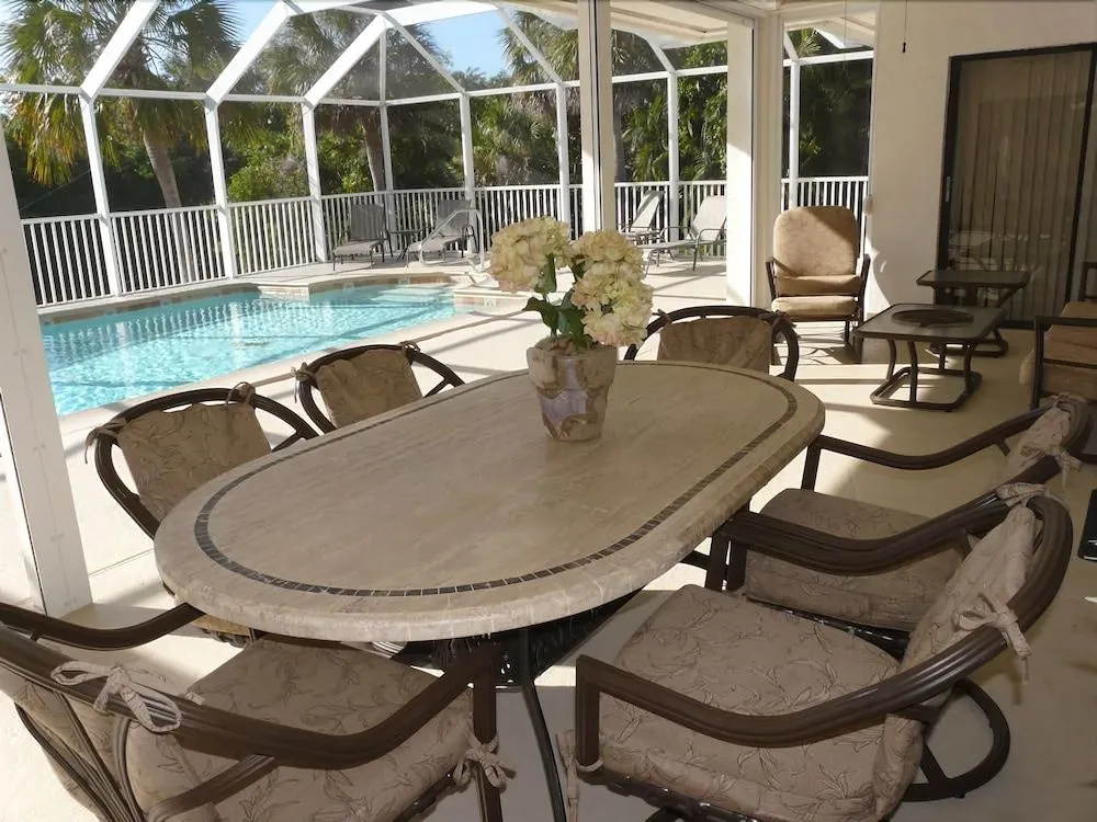 550 Inlet Drive