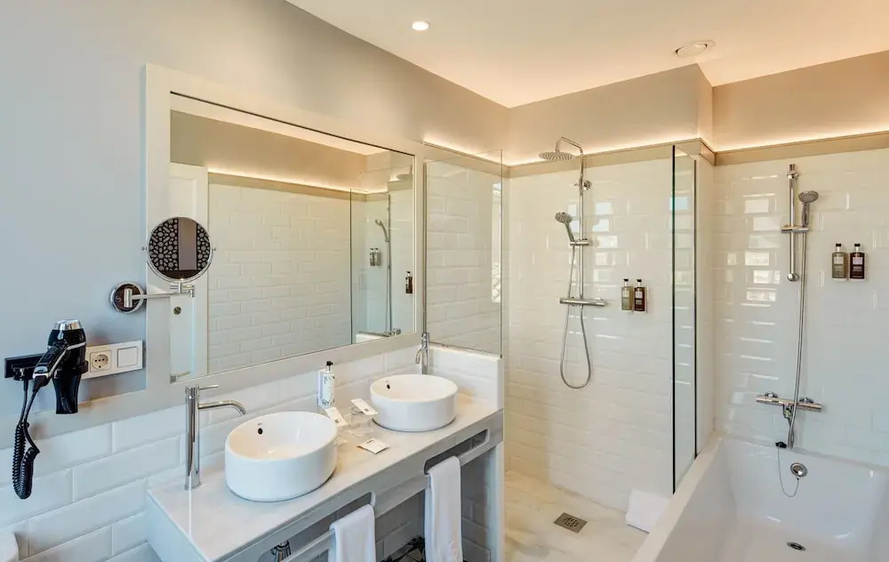 Sercotel Granada Suites — 2