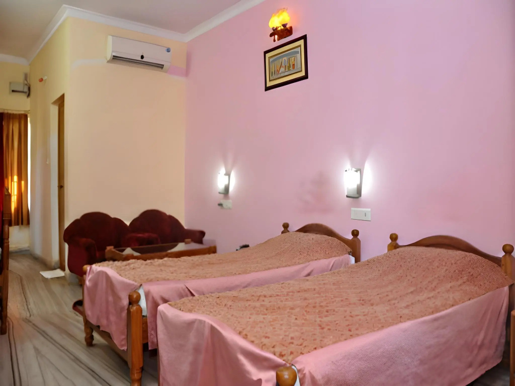 Hotel Sambit Royale — 4