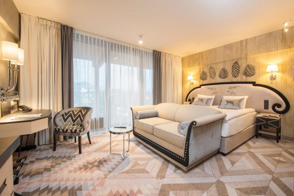 Premium Double room (full double bed) (queen size bed)