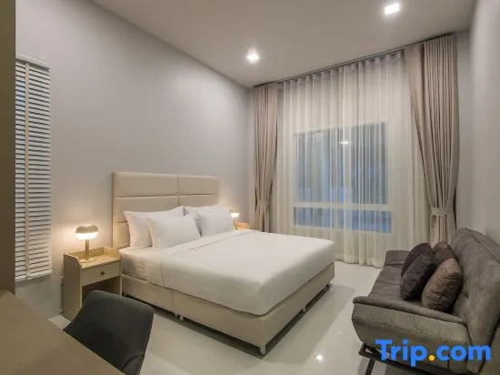 4 Bedrooms Grand Villa